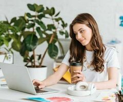 Менеджер по работе с клиентами удалённо